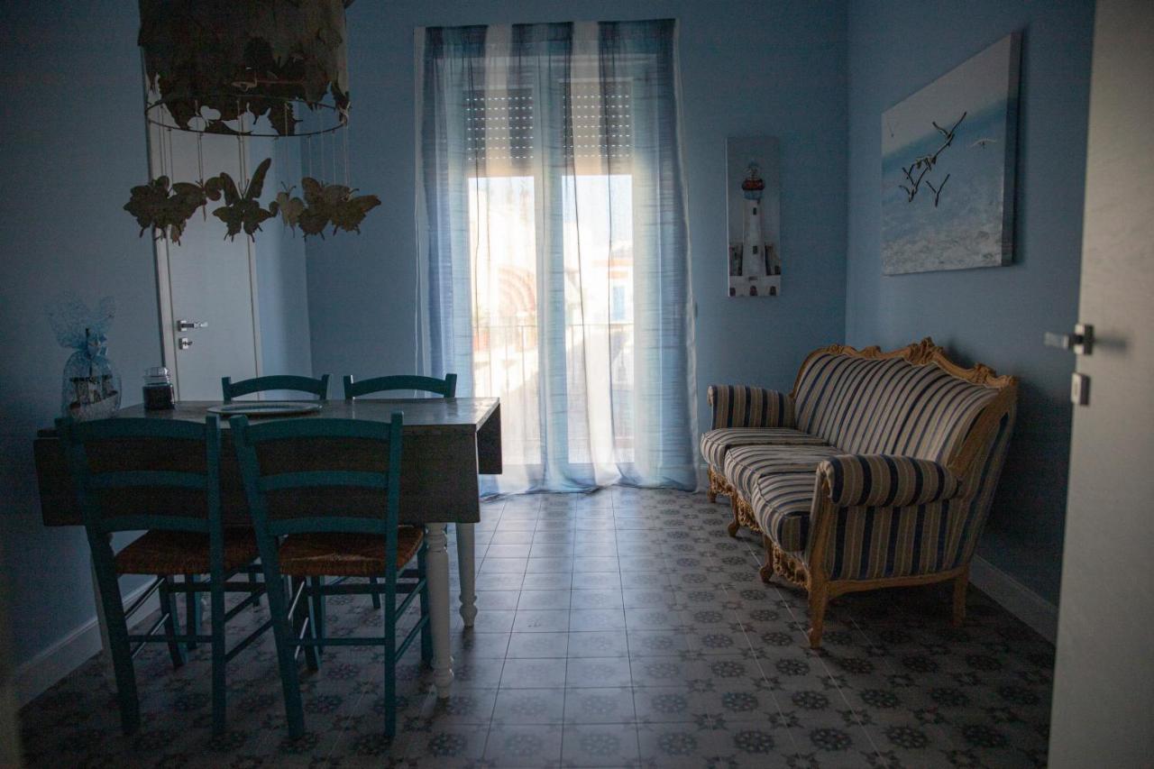 Sotto Il Faro Lejlighed Torre Canne Eksteriør billede