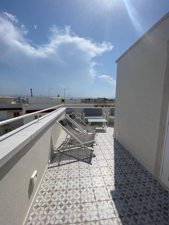Sotto Il Faro Lejlighed Torre Canne Eksteriør billede